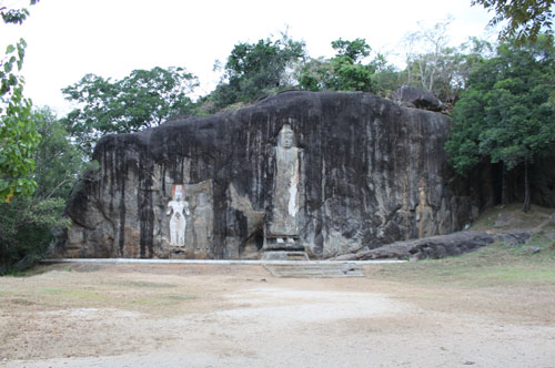 Visit Buduruwagala Ancient Temple COOL THINGS TO DO