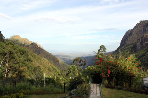 A view from Ella looking South to Thanamala NidiKumba